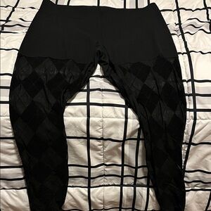 Torrid Black Diamond Pattern Leggings